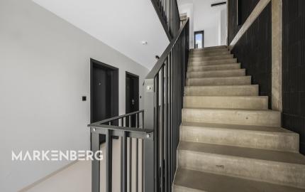 MARKENBERG - Zariadený 2i byt s predzáhradkou, pivnicou a parkingom pre elektromobil