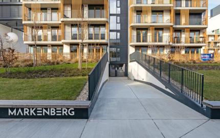 MARKENBERG - Zariadený 2i byt s predzáhradkou, pivnicou a parkingom pre elektromobil
