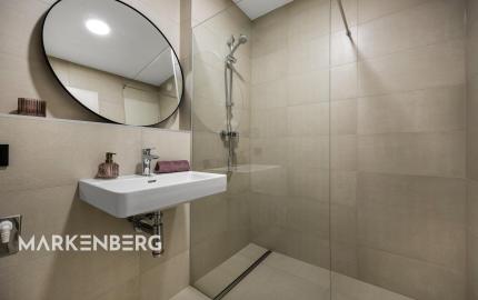 MARKENBERG - Zariadený 2i byt s predzáhradkou, pivnicou a parkingom pre elektromobil