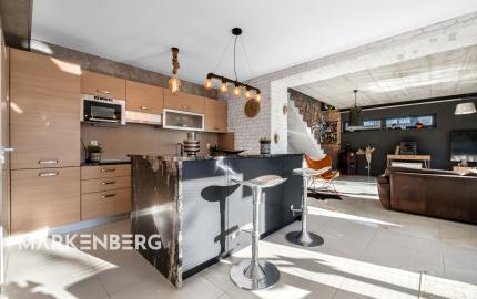 PREDANÝ - exkluzívny 5-izbový rodinný dom s bazénom a krásnou záhradou v Chorvátskom Grobe