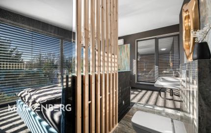 PREDANÝ - exkluzívny 5-izbový rodinný dom s bazénom a krásnou záhradou v Chorvátskom Grobe