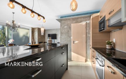 PREDANÝ - exkluzívny 5-izbový rodinný dom s bazénom a krásnou záhradou v Chorvátskom Grobe