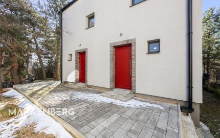 PREDANÝ - jedinečný 2i byt s 2 terasami, záhradkou a unikátnym výhľadom na les