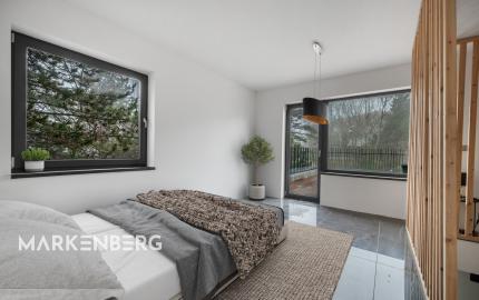 PREDANÝ - jedinečný 2i byt s 2 terasami, záhradkou a unikátnym výhľadom na les