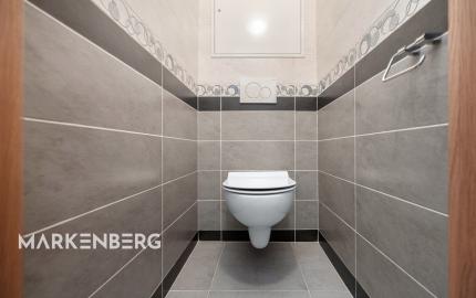 PREDANÝ - Na predaj svetlý 3 izbový byt v tichej časti Karlovej Vsi obklopený zeleňou