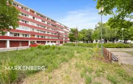 PREDANÝ - Na predaj svetlý 3 izbový byt v tichej časti Karlovej Vsi obklopený zeleňou