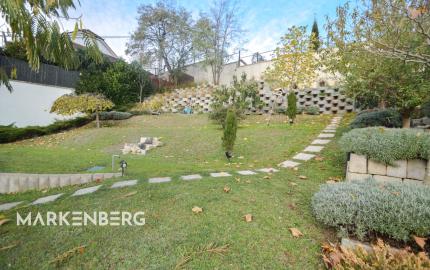 Elegantný 6-izb. rodinný dom s výhľadom na les a mesto - Ahoj