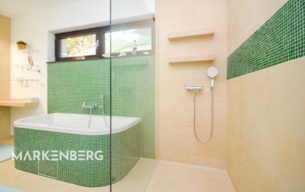 Elegantný 6-izb. rodinný dom s výhľadom na les a mesto - Ahoj