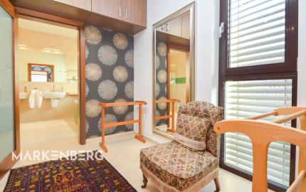 Elegantný 6-izb. rodinný dom s výhľadom na les a mesto - Ahoj