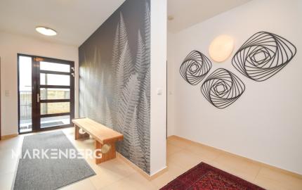 Elegantný 6-izb. rodinný dom s výhľadom na les a mesto - Ahoj