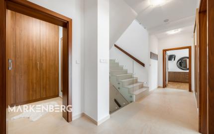 MARKENBERG I Výnimočný 6-izb. rodinný dom s výhľadom na les a mesto