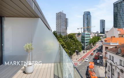 Exkluzívny 3-izbový penthouse s terasou a výhľadom na downtown - Dunajská ul.