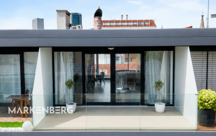 Exkluzívny 3-izbový penthouse s terasou a výhľadom na downtown - Dunajská ul.