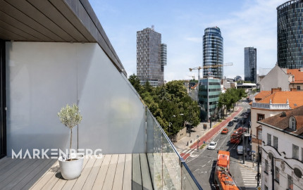 Exkluzívny 3-izbový penthouse s terasou a výhľadom na downtown - Dunajská ul.