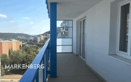 Priestranný 3-izbový byt s loggiou 17 m² a nádherným výhľadom v Dúbravke