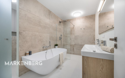 Exkluzívny 3-izbový penthouse s terasou a výhľadom na downtown - Dunajská ul.