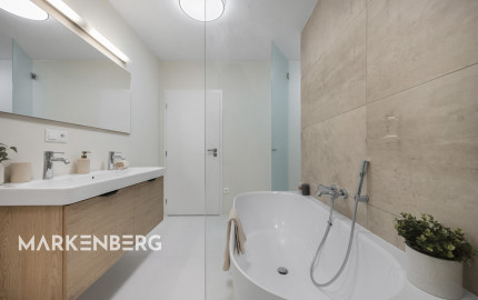 Exkluzívny 3-izbový penthouse s terasou a výhľadom na downtown - Dunajská ul.