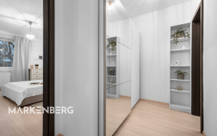 PREDANÝ - charizmatický 2i byt so zariadením, parkingom a pivnicou