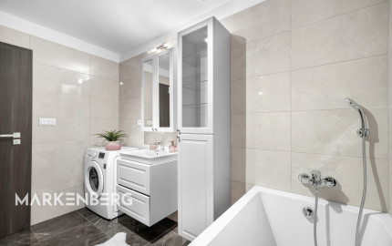 PREDANÝ - charizmatický 2i byt so zariadením, parkingom a pivnicou