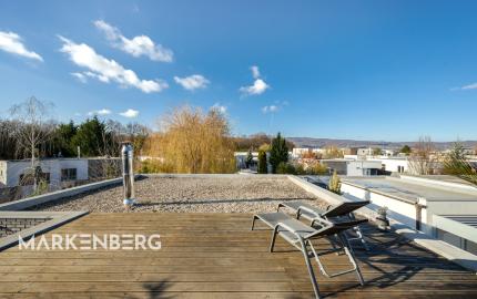 PREDANÝ - exkluzívny 5-izbový rodinný dom s bazénom a krásnou záhradou v Chorvátskom Grobe