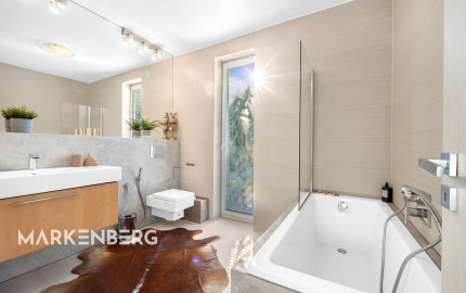 PREDANÝ - exkluzívny 5-izbový rodinný dom s bazénom a krásnou záhradou v Chorvátskom Grobe