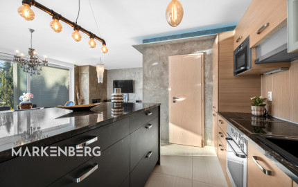 PREDANÝ - exkluzívny 5-izbový rodinný dom s bazénom a krásnou záhradou v Chorvátskom Grobe