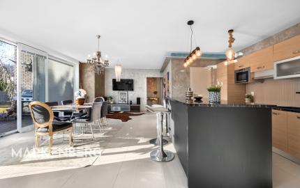 PREDANÝ - exkluzívny 5-izbový rodinný dom s bazénom a krásnou záhradou v Chorvátskom Grobe