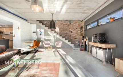 PREDANÝ - exkluzívny 5-izbový rodinný dom s bazénom a krásnou záhradou v Chorvátskom Grobe