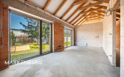 UŽ NIE JE V PONUKE - slnečný 4i dom v Chorvátskom Grobe so 4,5 m vysokými stropmi