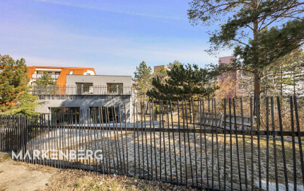 PREDANÝ - jedinečný 2i byt s 2 terasami, záhradkou a unikátnym výhľadom na les