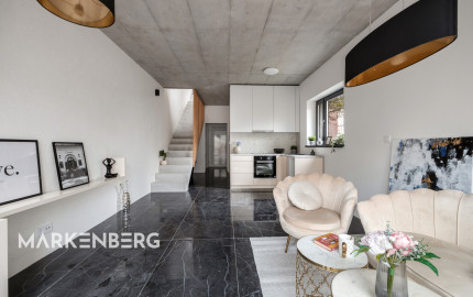 PREDANÝ - jedinečný 2i byt s 2 terasami, záhradkou a unikátnym výhľadom na les