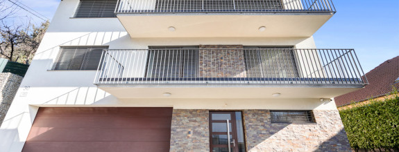 Výnimočný 6i rodinný dom s výhľadom na les a mesto