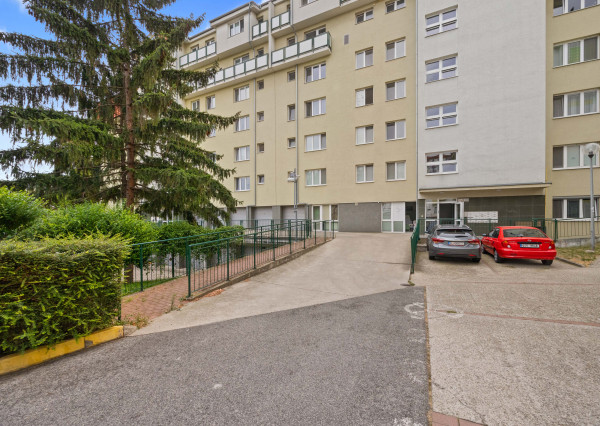 MARKENBERG - Pekný 2i byt s veľkou terasou, pivnicou a parkingom- PREDANÝ