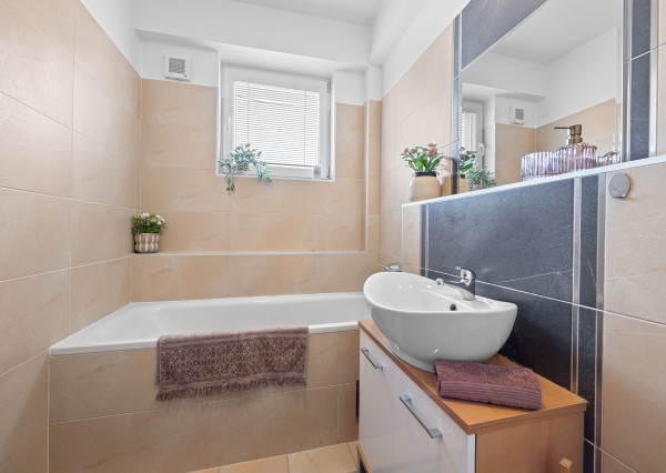 MARKENBERG - Pekný 2i byt s veľkou terasou, pivnicou a parkingom- PREDANÝ