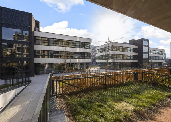 MARKENBERG - Zariadený 2i byt s predzáhradkou, pivnicou a parkingom pre elektromobil