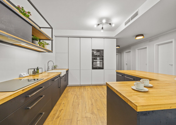 MARKENBERG - Na prenájom veľkometrážny 3i byt v prestížnej rezidencii Hradný Vrch