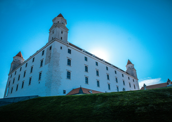 MARKENBERG - Na prenájom veľkometrážny 3i byt v prestížnej rezidencii Hradný Vrch