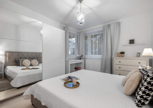 PREDANÝ - charizmatický 2i byt so zariadením, parkingom a pivnicou