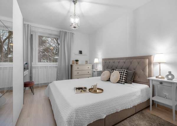 PREDANÝ - charizmatický 2i byt so zariadením, parkingom a pivnicou