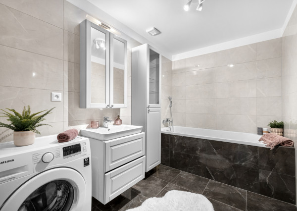 PREDANÝ - charizmatický 2i byt so zariadením, parkingom a pivnicou