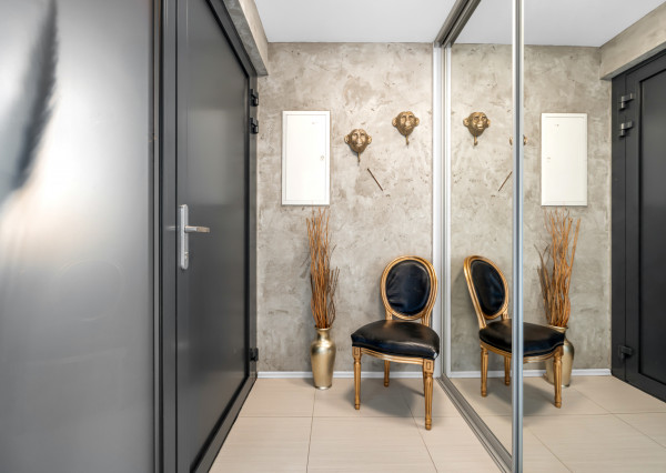 PREDANÝ - exkluzívny 5-izbový rodinný dom s bazénom a krásnou záhradou v Chorvátskom Grobe