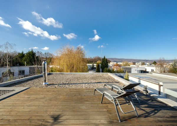 PREDANÝ - exkluzívny 5-izbový rodinný dom s bazénom a krásnou záhradou v Chorvátskom Grobe