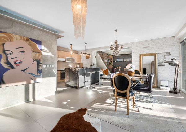 PREDANÝ - exkluzívny 5-izbový rodinný dom s bazénom a krásnou záhradou v Chorvátskom Grobe