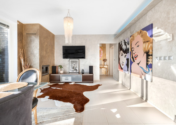 PREDANÝ - exkluzívny 5-izbový rodinný dom s bazénom a krásnou záhradou v Chorvátskom Grobe