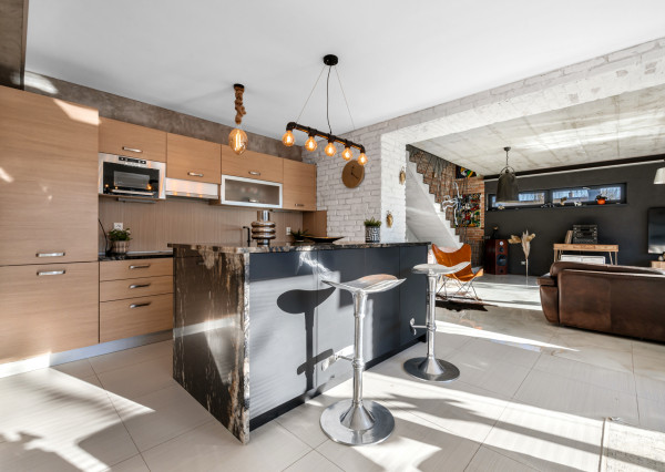 PREDANÝ - exkluzívny 5-izbový rodinný dom s bazénom a krásnou záhradou v Chorvátskom Grobe