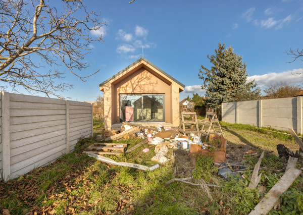 UŽ NIE JE V PONUKE - slnečný 4i dom v Chorvátskom Grobe so 4,5 m vysokými stropmi