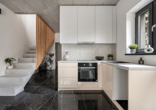 PREDANÝ - jedinečný 2i byt s 2 terasami, záhradkou a unikátnym výhľadom na les