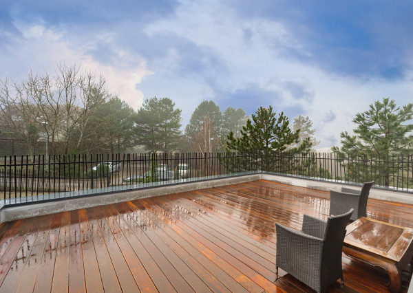 PREDANÝ - jedinečný 2i byt s 2 terasami, záhradkou a unikátnym výhľadom na les