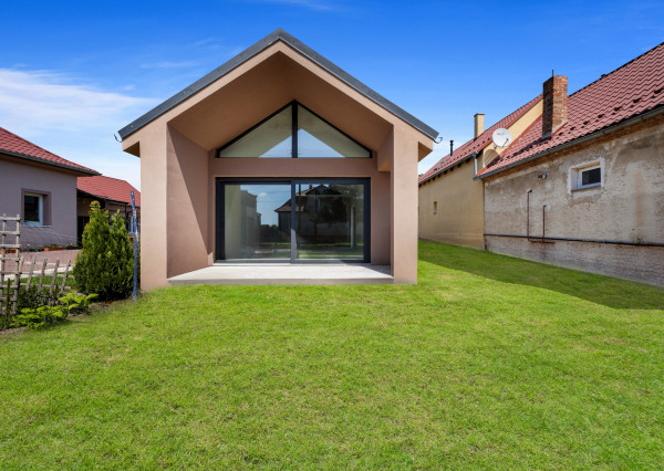 MARKENBERG - 3 izbový dom za cenu bytu so 4m stropmi v pôvodnej časti Chorvátskeho Grobu