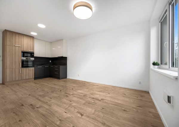 MARKENBERG - na prenájom 2i byt s predzáhradkou, šatníkom a parkovacím miestom